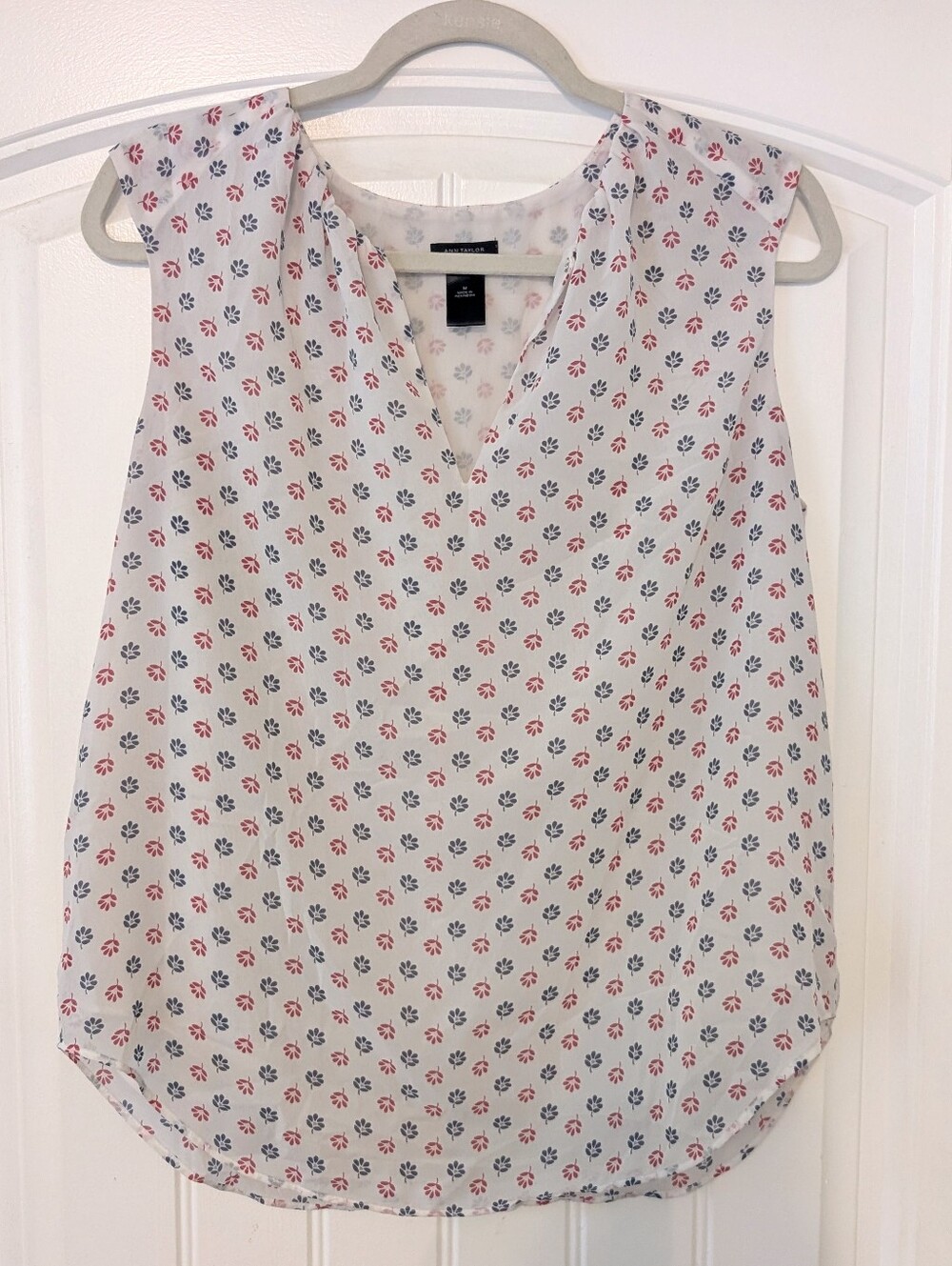 Ann Taylor Factory Off White Red and Blue Floral Patterned Sleeveless Shirt